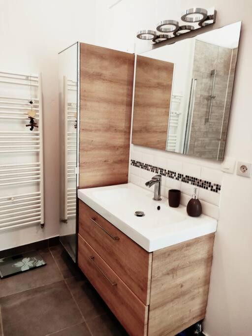 Superbe Maison Renovee Avec Agreable Jardin Sainte-Catherine  Exteriér fotografie