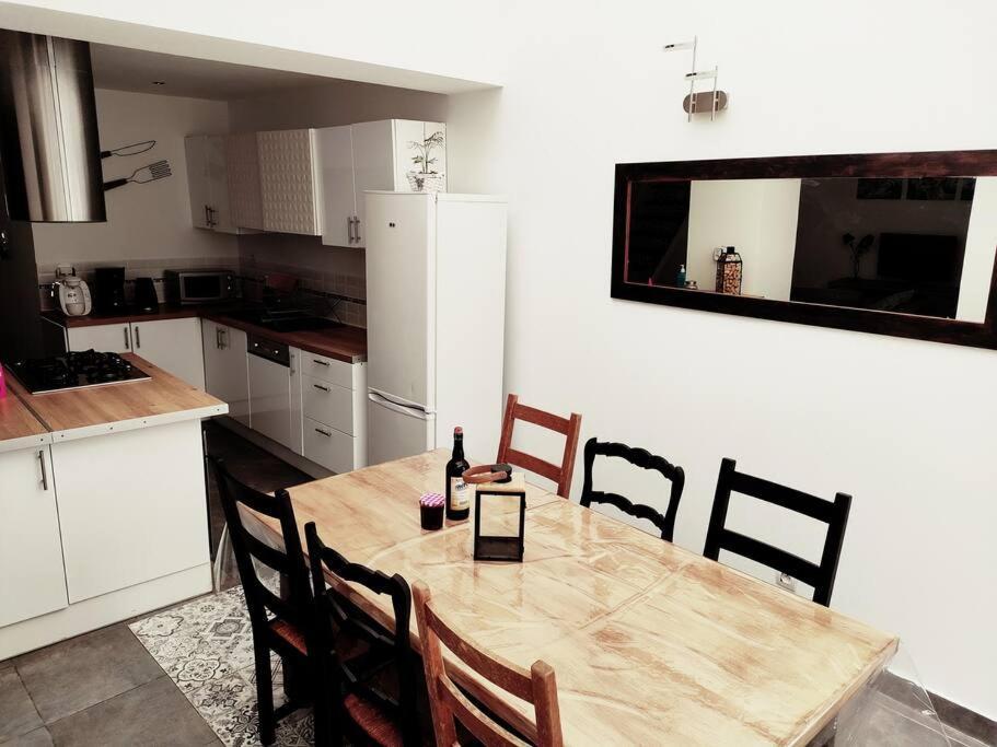 Superbe Maison Renovee Avec Agreable Jardin Sainte-Catherine  Exteriér fotografie